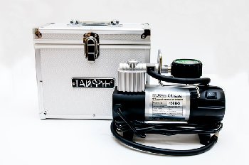 Компрессор ТАЙФУН 408EG, 12V, штекер, 35 л/мин, съемный электрон. манометр, диодн. фонарь, кейс(1/4)