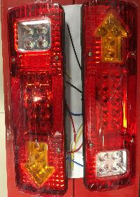 Фонарь задний диодный 24V, 19LED, стрелка поворотника, 2шт, к-т  SQ-140/ JSM131