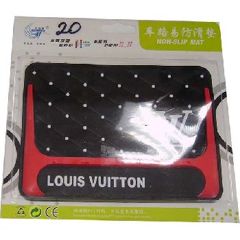 Коврик на панель плоский 180*130мм, Черный, Н-тип, надпись LOUIS VUITTON