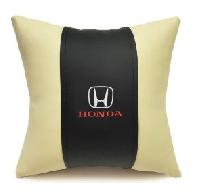 Подушка на сиденье экокожа 25*25 HONDA бело-черная