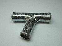 Трубка соединительная металл тройник д.16*16*16 мм (70*) 