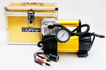 Компрессор ТАЙФУН 40900GOLD, 12V, штекер/клеммы, 50л/мин, диодный фонарь, в "золотом" кейсе