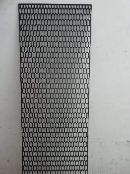 Сетка-тюнинг решетки радиатора черная крупная 120*40 см, пластиковая