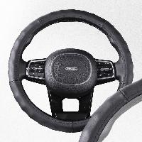 Оплетка кожа гладкая рельефная Real-2, M (37-39 см), Черная SKYWAY S01108003  (1/25)