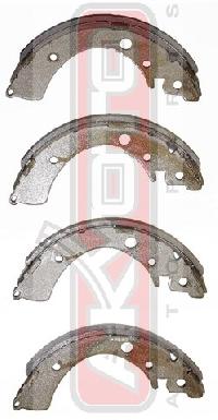 FN-5520 Колодки тормозные барабанные AKYOTO AKS-2012 H.Civic E# 95-01/Fit/Jazz 01~/HR-V 98 RR