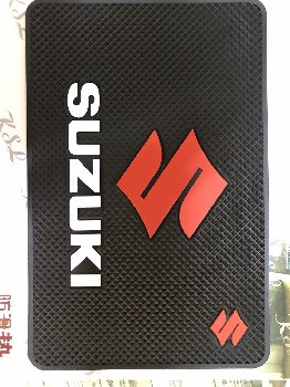 Коврик на панель плоский 200*130мм, черный SUZUKI