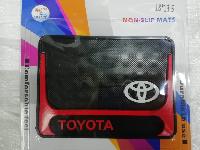 Коврик на панель плоский 180*130мм, Черный, Н-тип, надпись TOYOTA