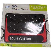 Коврик на панель плоский 180*130мм, Черный, Н-тип, надпись LOUIS VUITTON