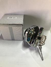 Крышка бака топливного пластмассовая с резьбой  38 мм, с замком, хром  QB-33