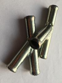 Трубка соединительная металл тройник д.18*18*18 мм (45*) 