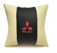 Подушка на сиденье экокожа 25*25 MITSUBISHI бежево-черная