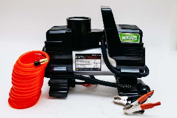 Компрессор ТАЙФУН 801S, 12V, клеммы, 50л/мин, 2-х цилиндровый, витой шланг с быстросъемом (1/6)