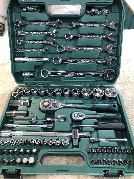 Инструмент 1/4",1/2" ( 82 предмета) кейс , к-т