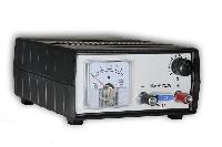 Зарядное устройство импульсное Кулон-707A (12V;7,5-100А/ч;0,7-7А) стрелочный индикатор (уп. 20шт)