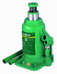 Домкрат бутылочный гидравлический 20 т  97808 SATA  