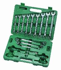 Инструменты (16 предметов) ключи 8-21 мм, отвертки, кейс, к-т  09512  SATA