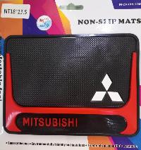 Коврик на панель плоский 180*130мм, Черный, Н-тип, надпись Mitshubishi