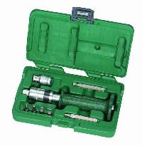 Отвертка наборная ударно-поворотная с набором бит ( 8 предметов) кейс, к-т  09603 SATA 