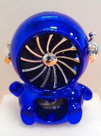 Ароматизатор на панель с солнечной батареей TM-826 Космонавт Cиний металлик 