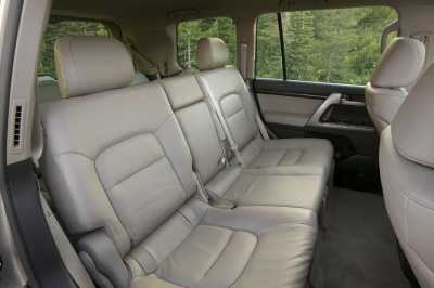 Чехлы модельные кожа Toyota LAND CRUISER 200 ,без канта,комб.серый ( LC Super 2008-11 Grey DS), к-т