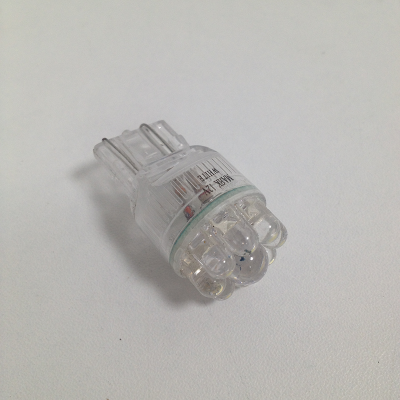 Светодиод T20 12V WHITE  9LED W3*16D (МАЯК) (12T20-W 9LED)