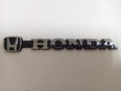 Шильдик металлопластик HONDA + эмблема, серебро 