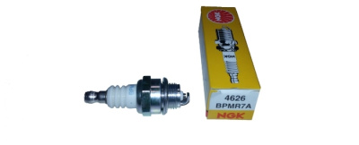 Свеча зажигания NGK  4626/ 6703  (BPMR7A) бензопилы, триммеры (съемная контактная гайка)