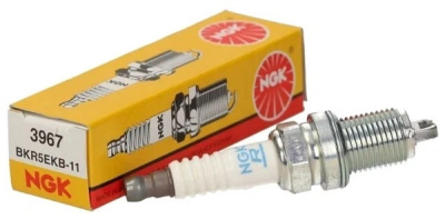Свеча зажигания NGK  3967  (BKR5EKB-11) (7804)