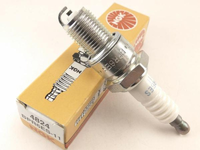 Свеча зажигания NGK  4824  (BPR6ES-11)  (5339)