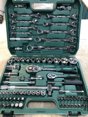 Инструмент 1/4",1/2" ( 82 предмета) кейс , к-т